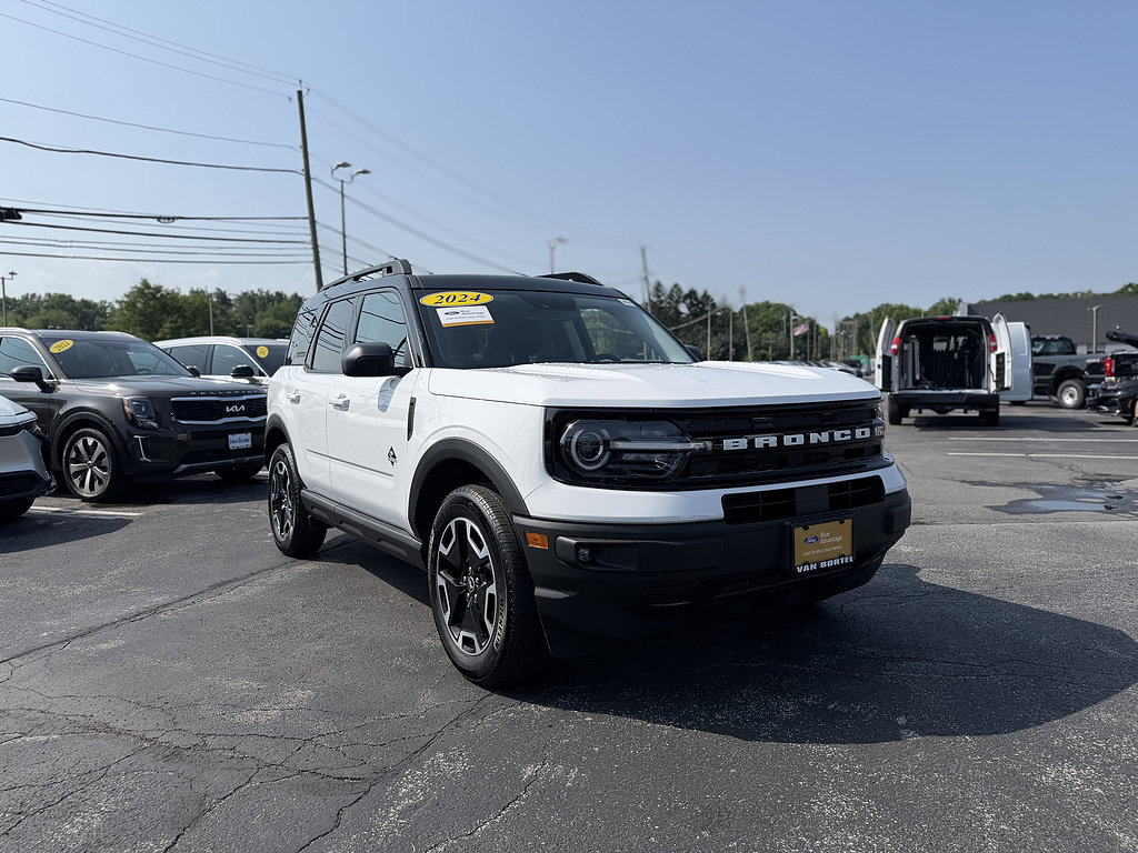 Certified 2024 Ford Bronco Sport Outer Banks w/ Tech Package AWD/4WD image 9
