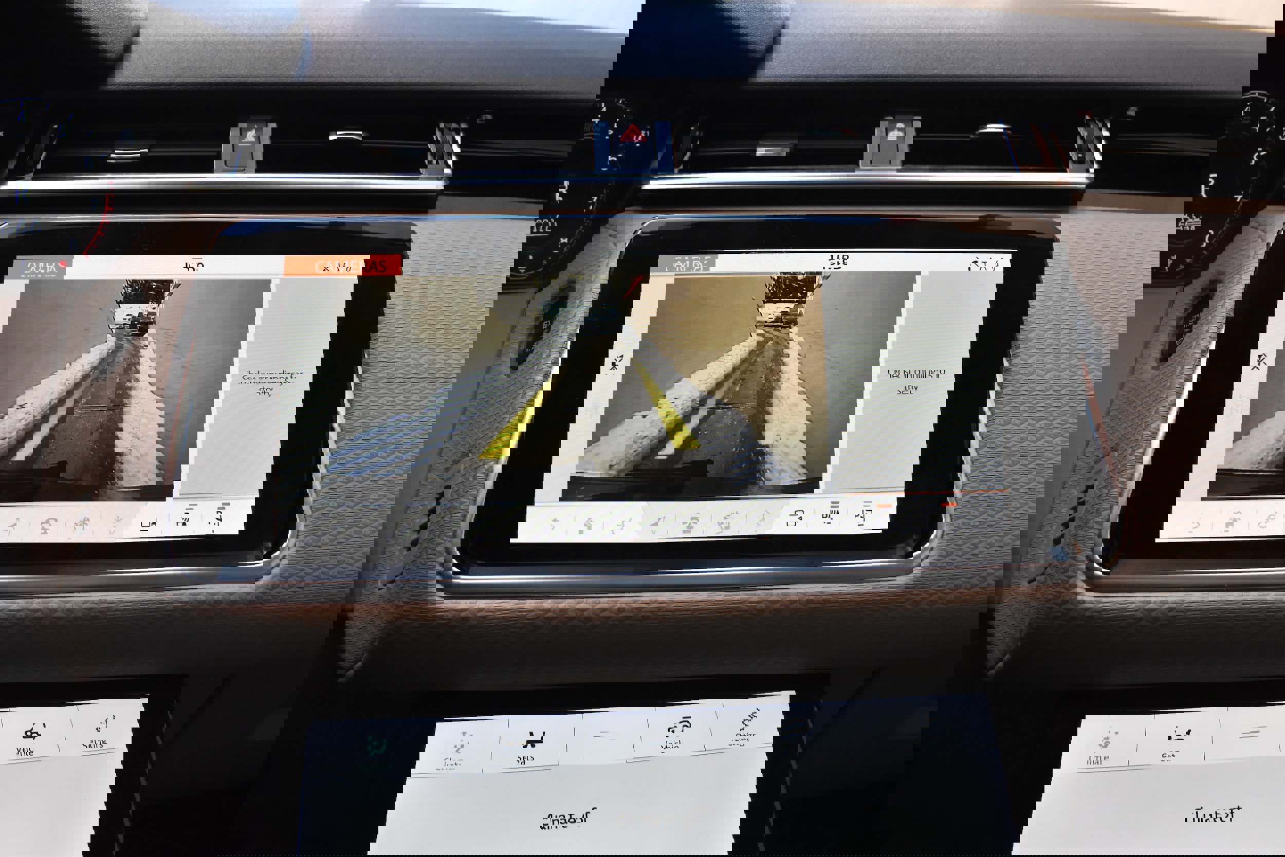 Used 2019 Land Rover Range Rover Velar R-Dynamic SE AWD/4WD image 36