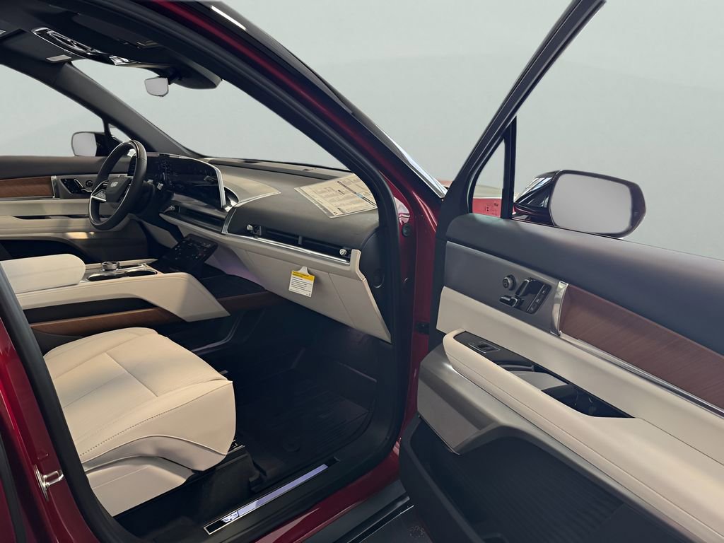 New 2026 Cadillac Vistiq Sport w/ LPO, Floor Liner Package AWD/4WD image 18