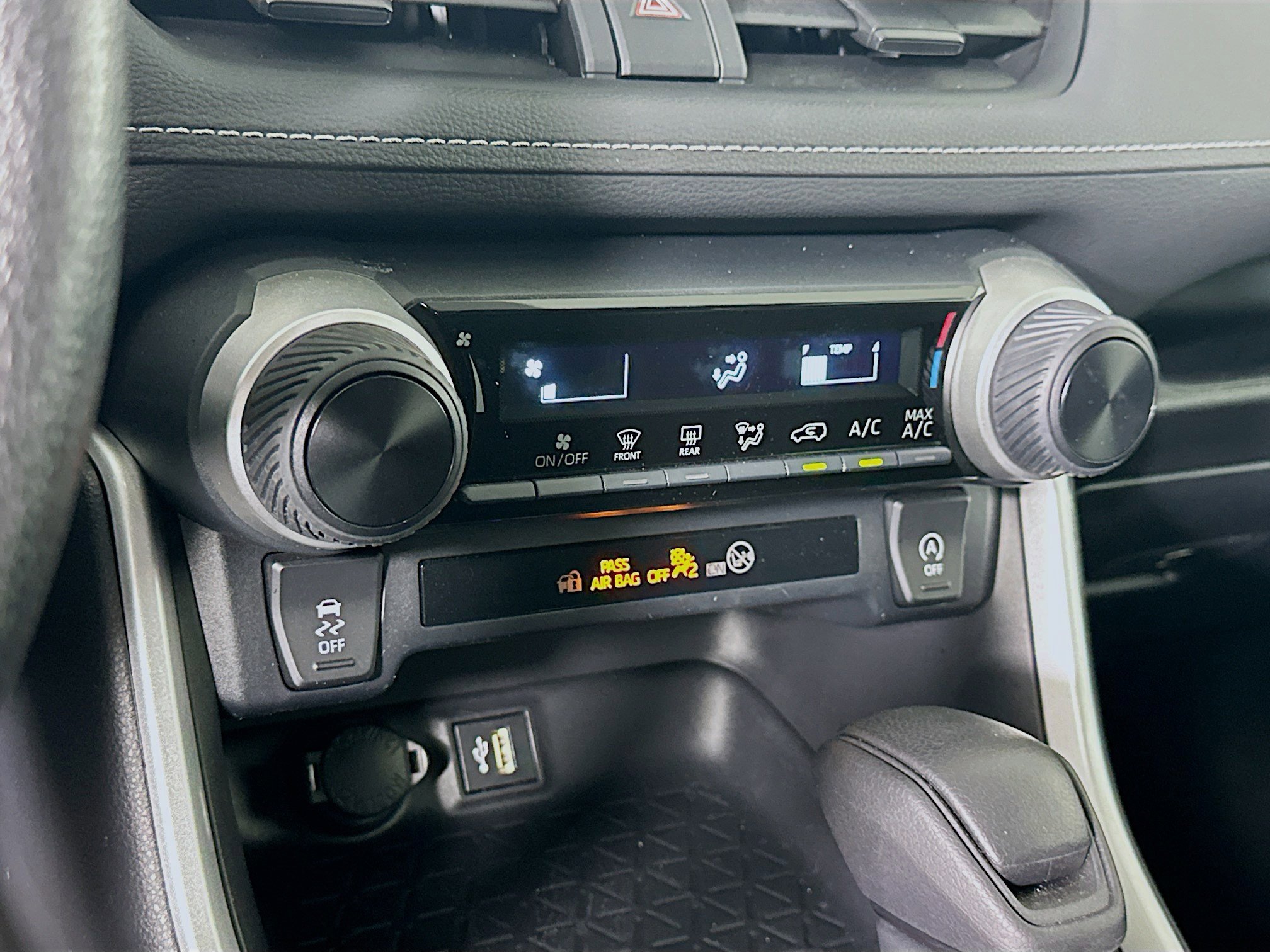 Used 2024 Toyota RAV4 LE image 23