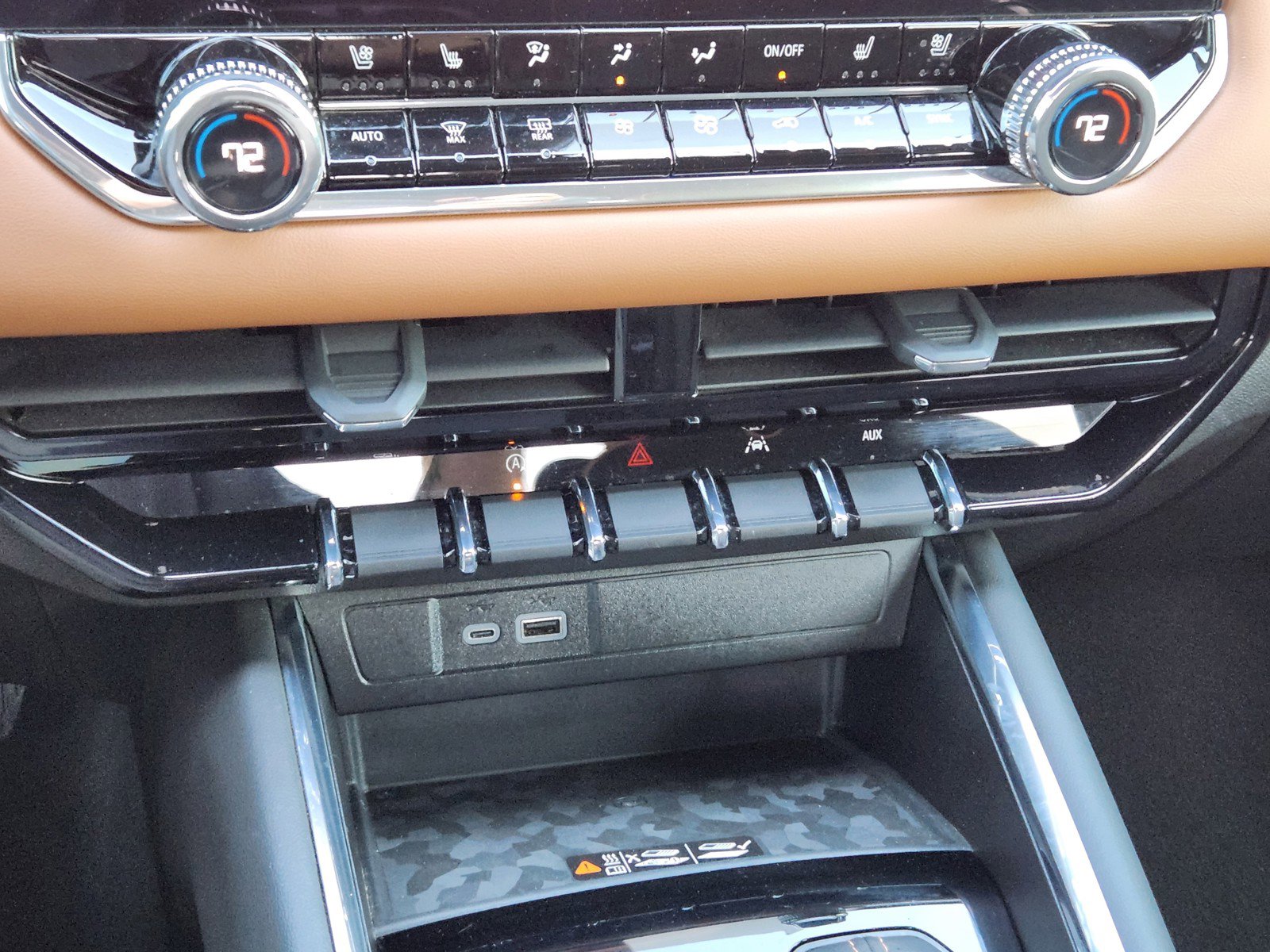 Certified 2024 GMC Canyon AT4 w/ AT4 Premium Package image 15