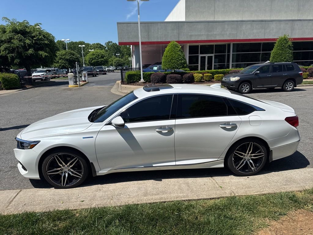 Used 2022 Honda Accord Touring image 1