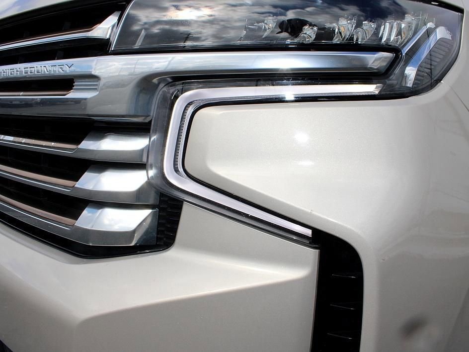 Used 2021 Chevrolet Suburban High Country w/ Max Trailering Package image 13