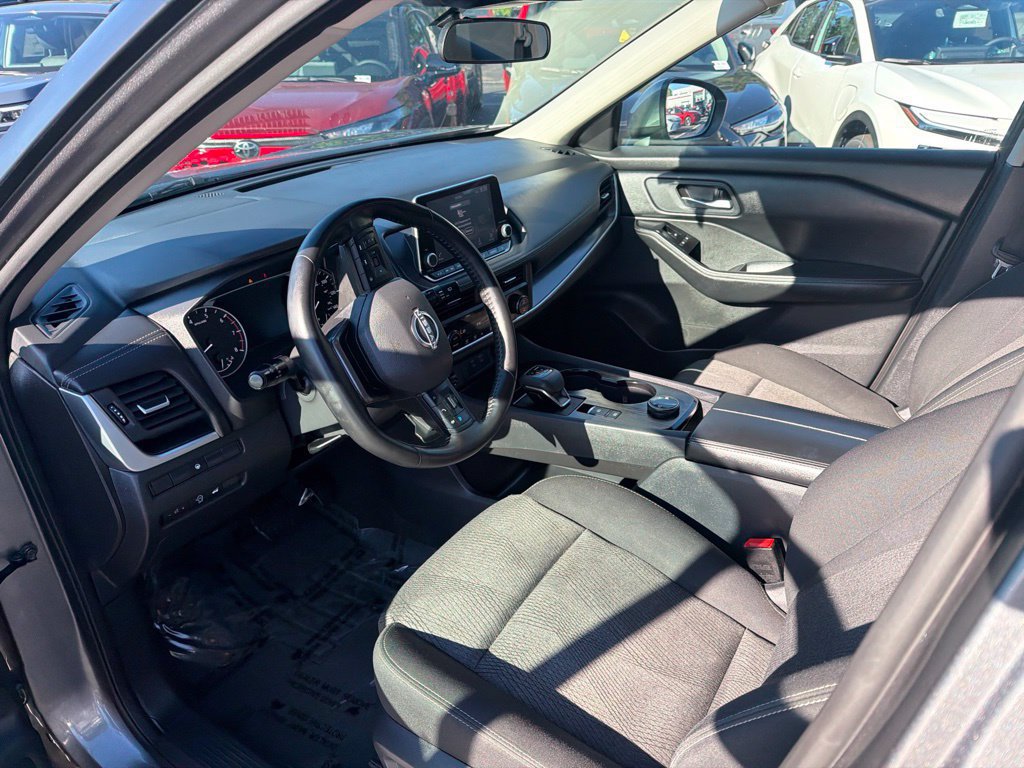 Used 2025 Nissan Rogue SV AWD/4WD image 21