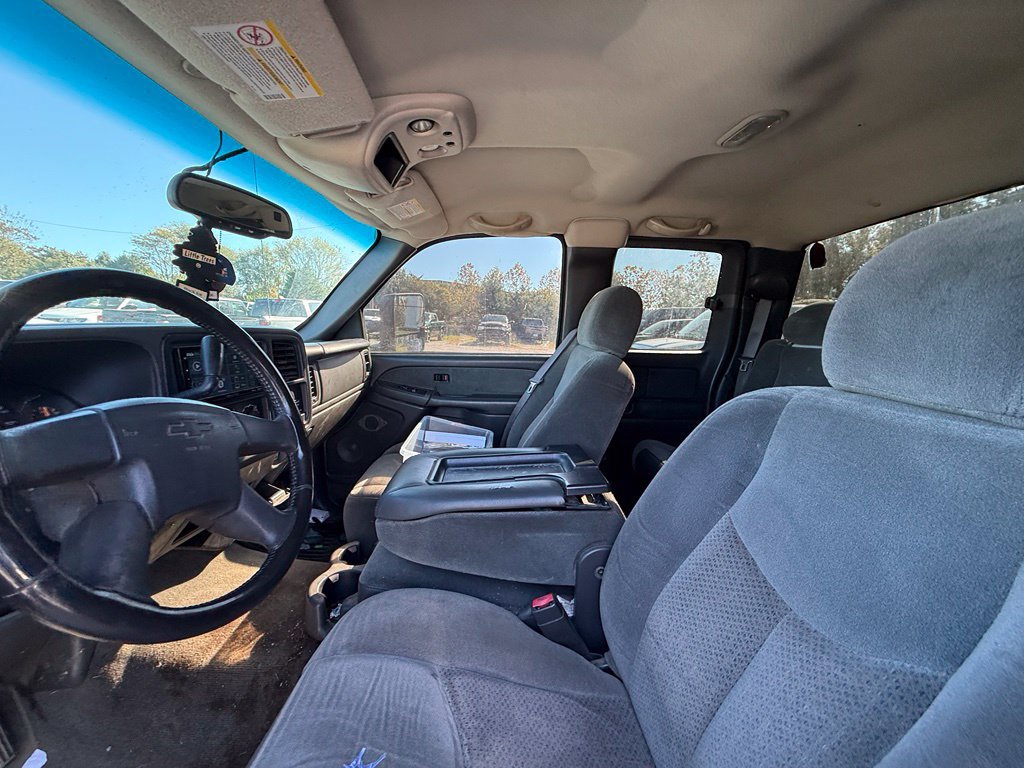 Used 2003 Chevrolet Silverado 2500 LS w/ Snow Plow Prep Package AWD/4WD image 13