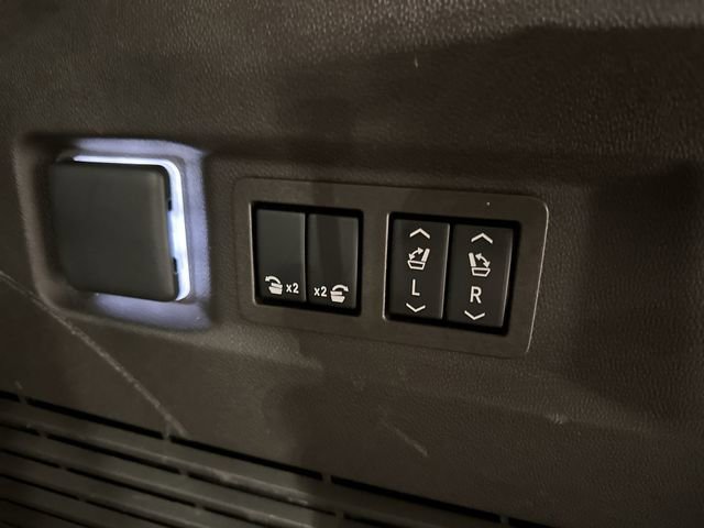 Used 2022 GMC Yukon Denali image 31