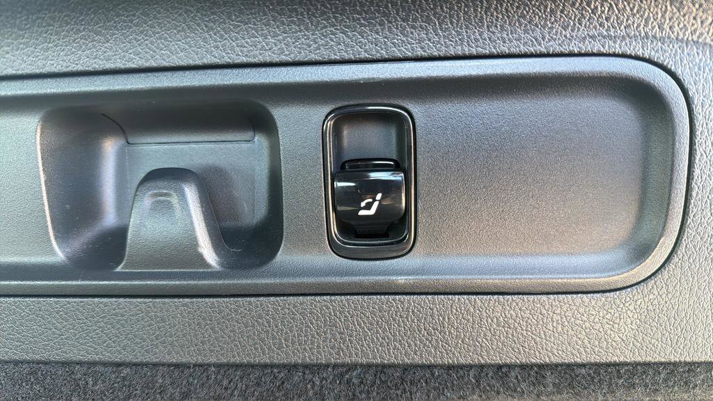 Used 2025 Mercedes-Benz GLC 43 AMG 4MATIC image 19