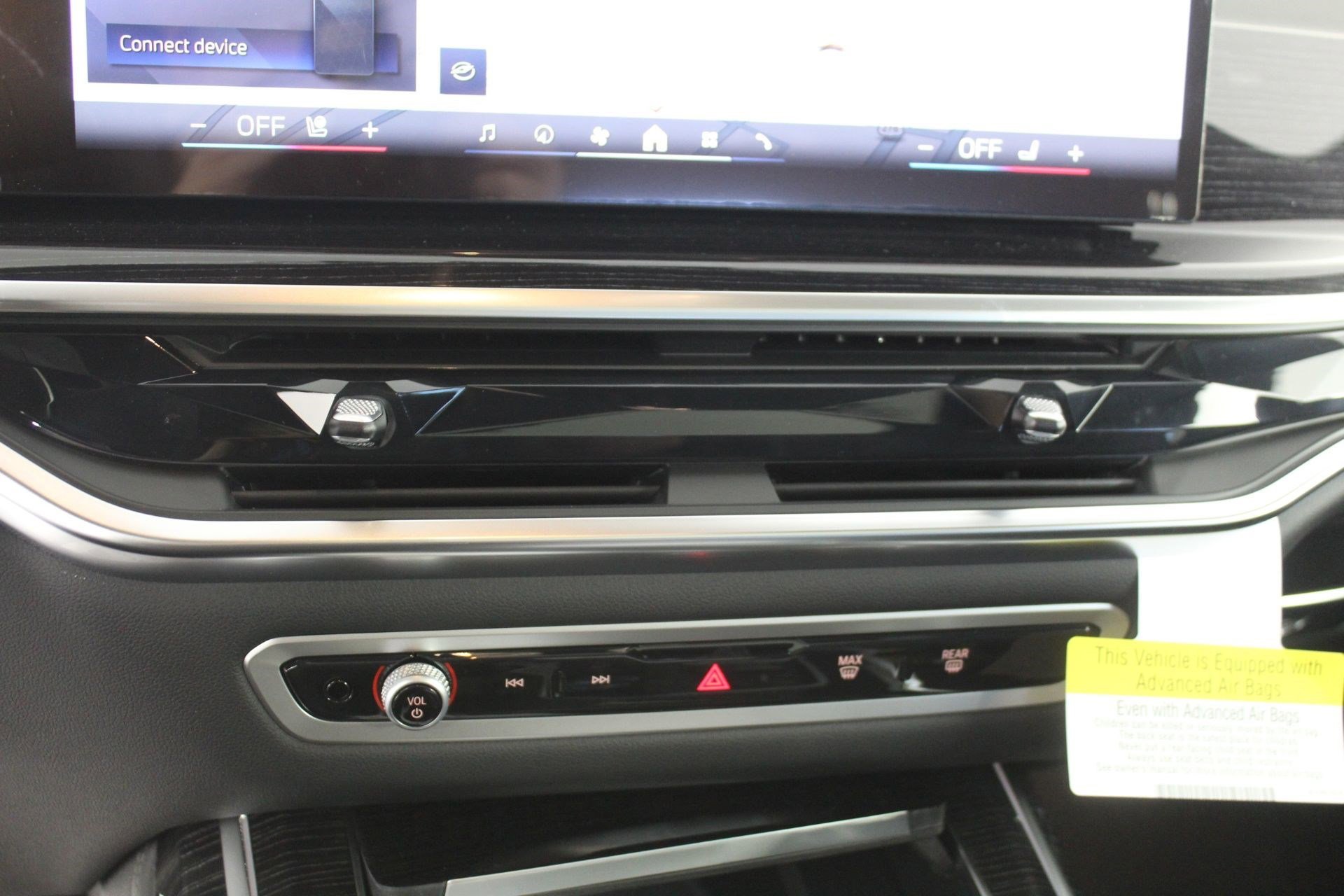 New 2026 BMW X7 M60i image 17