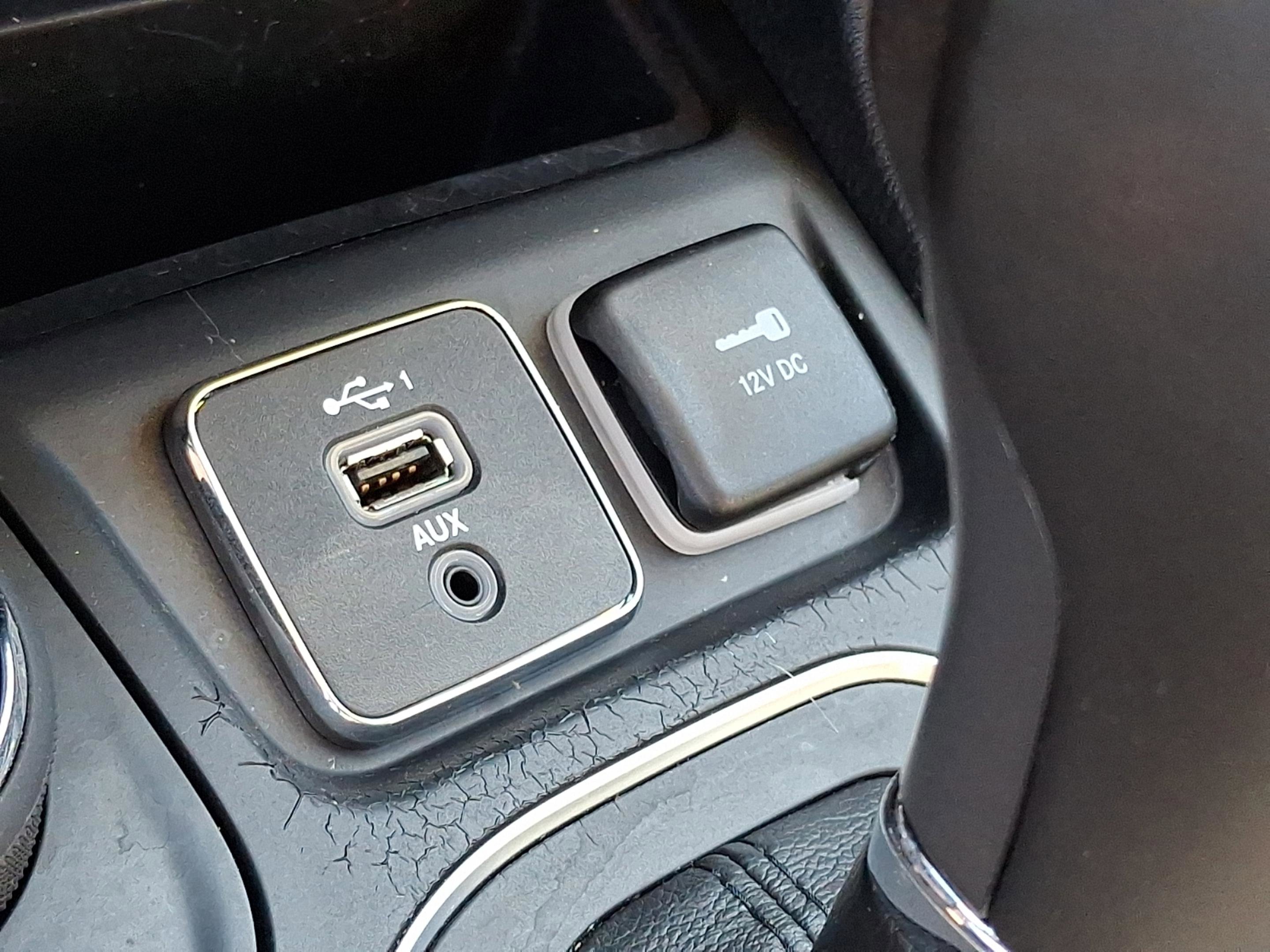 Certified 2019 Jeep Cherokee Latitude Plus image 24