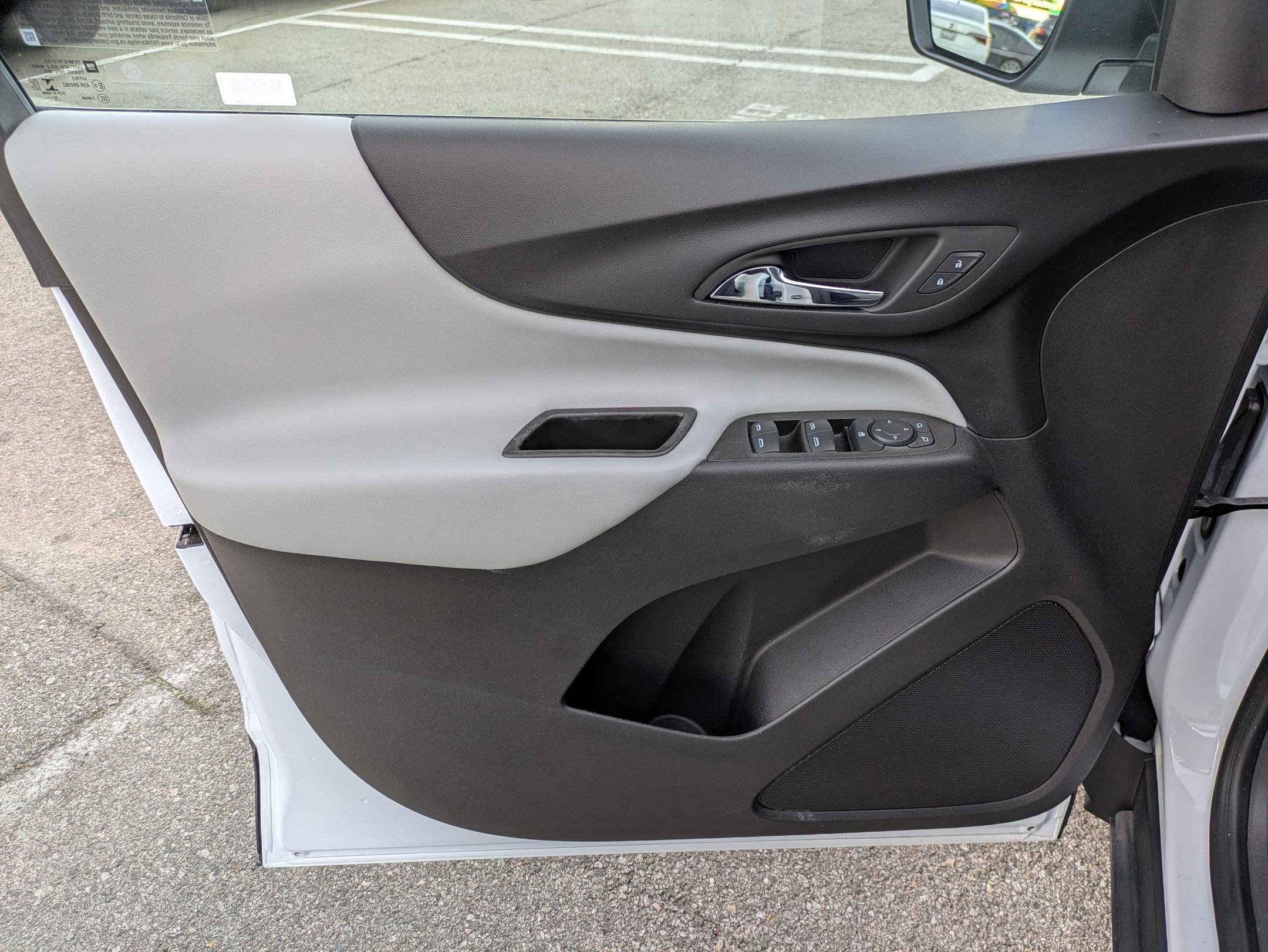 Certified 2023 Chevrolet Equinox LS w/ LPO, Cargo Package image 10