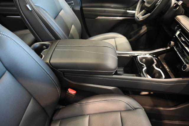 New 2027 Chevrolet Traverse LT w/ LPO, Floor Liner Package AWD/4WD image 20