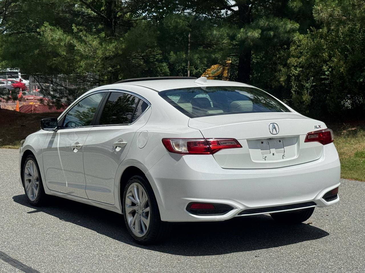 Used 2016 Acura ILX FWD image 4
