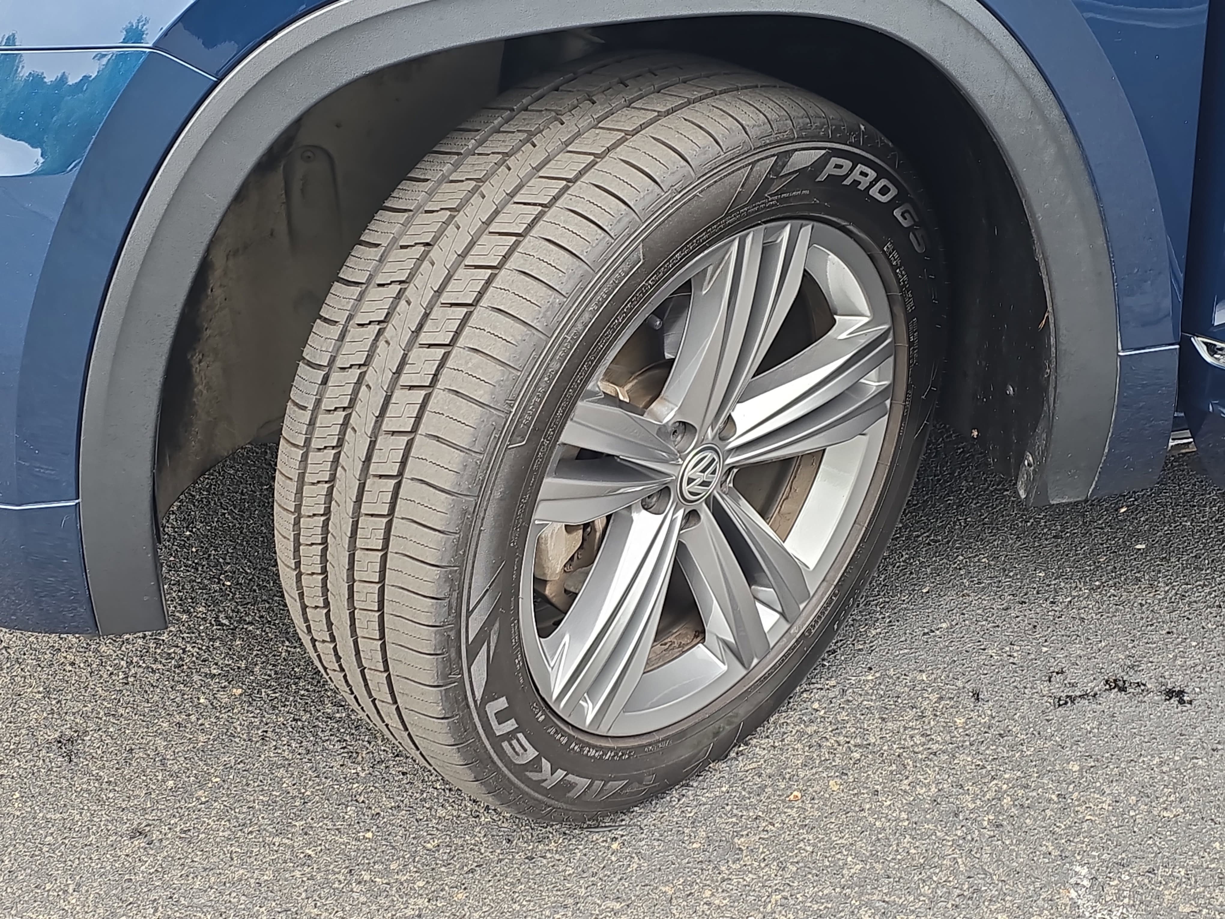 Used 2018 Volkswagen Atlas SEL w/ R-Line Package FWD image 31