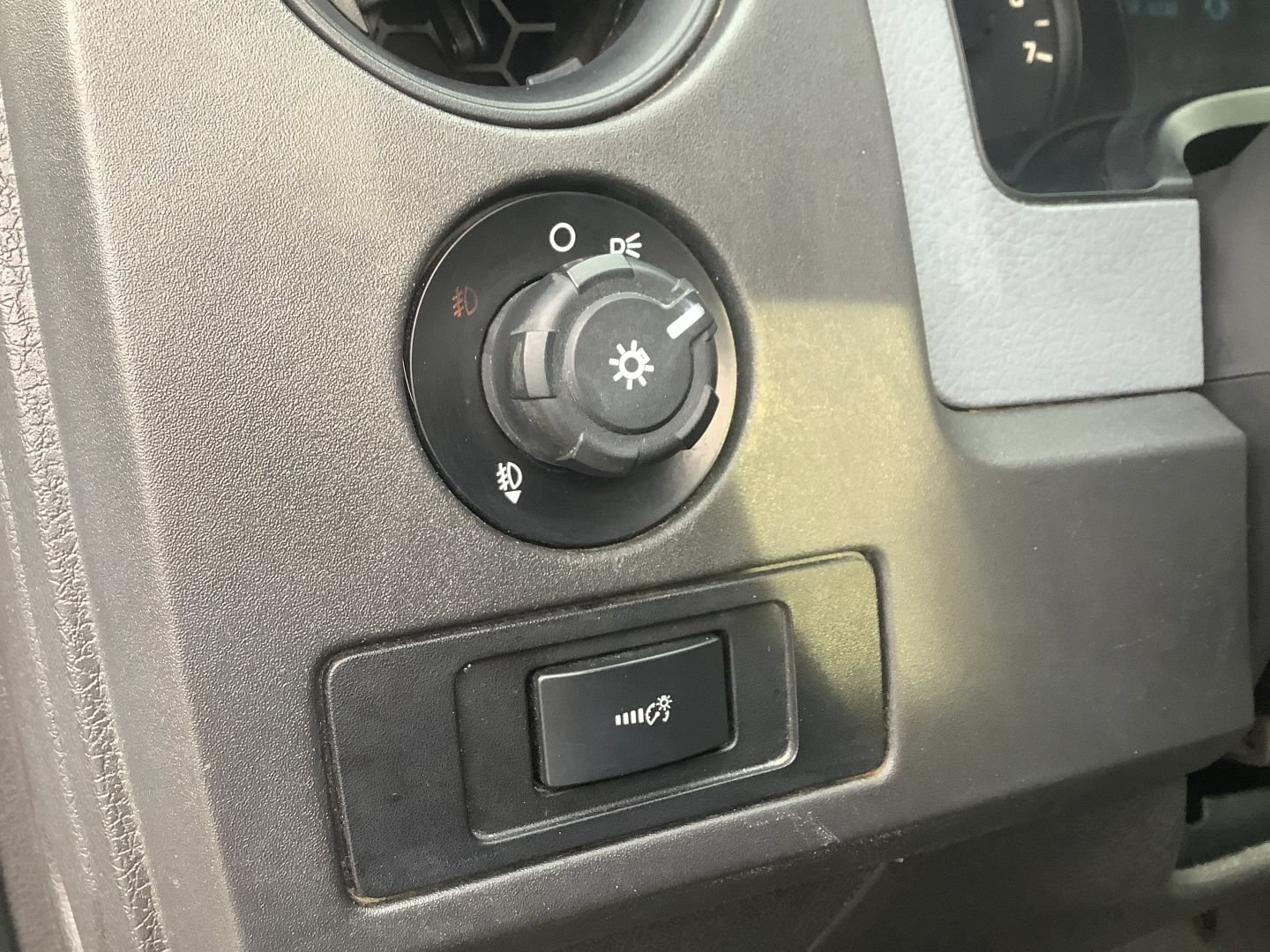Used 2014 Ford F150 XL w/ Equipment Group 101A Mid AWD/4WD image 19