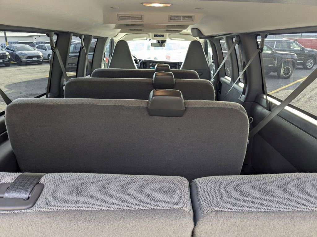 New 2025 GMC Savana 3500 LT w/ LT Preferred Equipment Group image 30