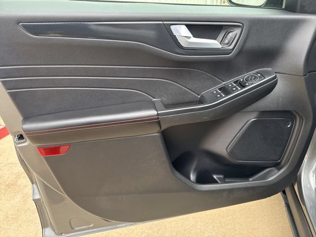 Used 2025 Ford Escape ST-Line FWD image 15