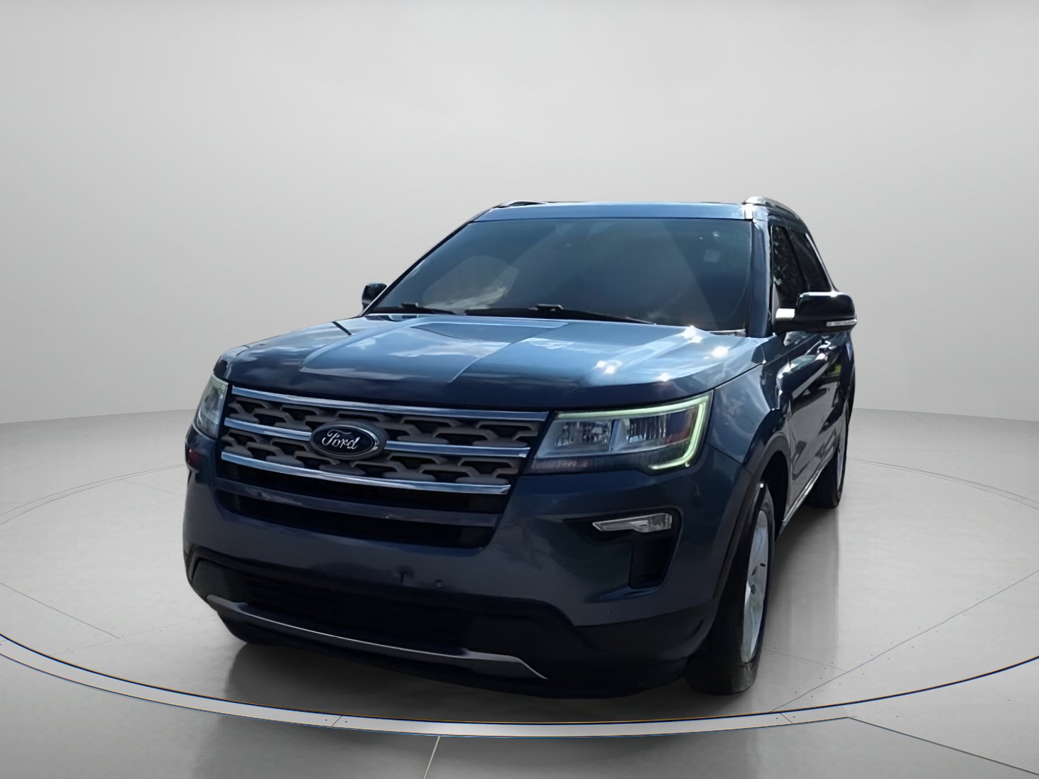 Certified 2018 Ford Explorer XLT w/ Equipment Group 202A image 10