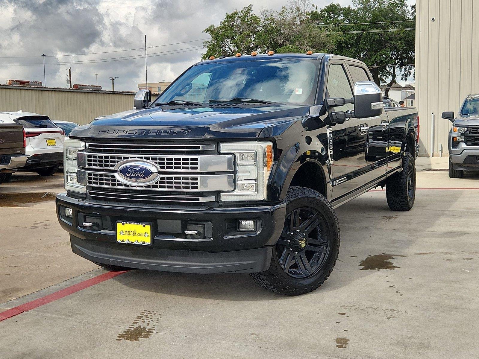 Used 2017 Ford F350 Platinum w/ Platinum Ultimate Package AWD/4WD video 1
