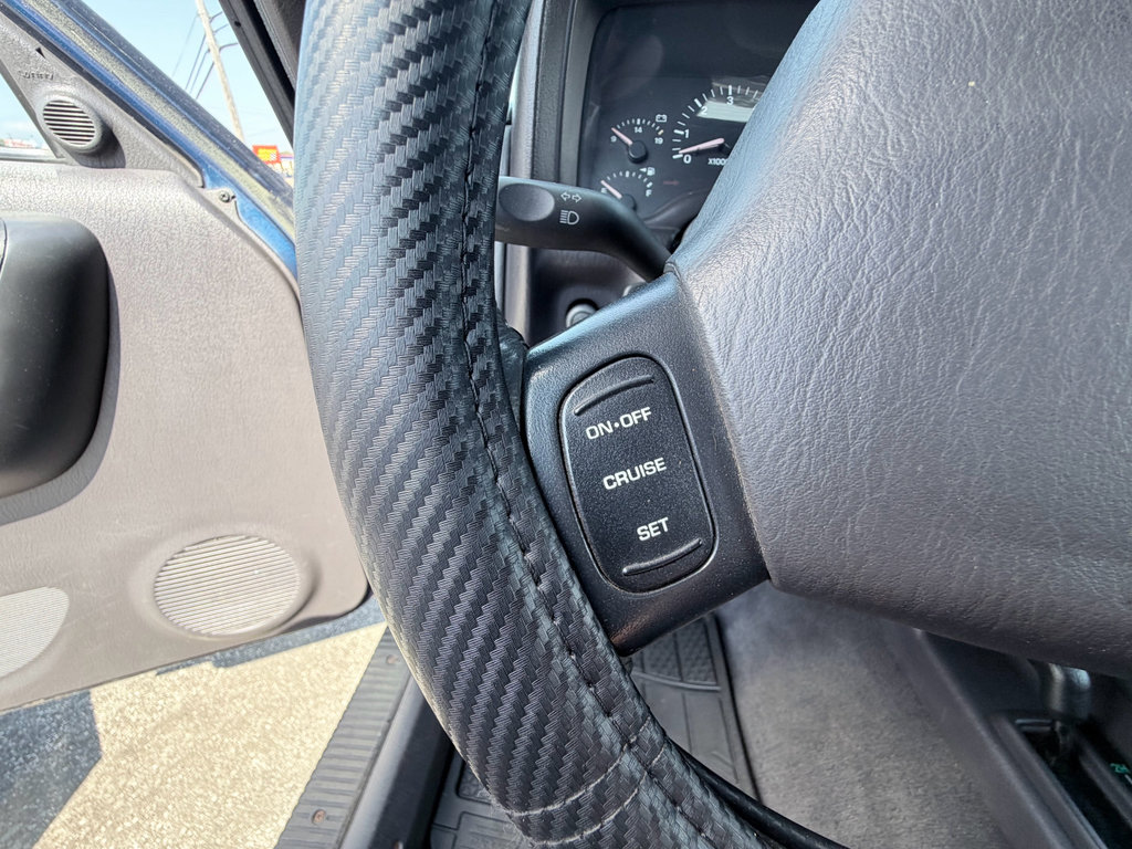 Used 2000 Jeep Cherokee Classic image 11