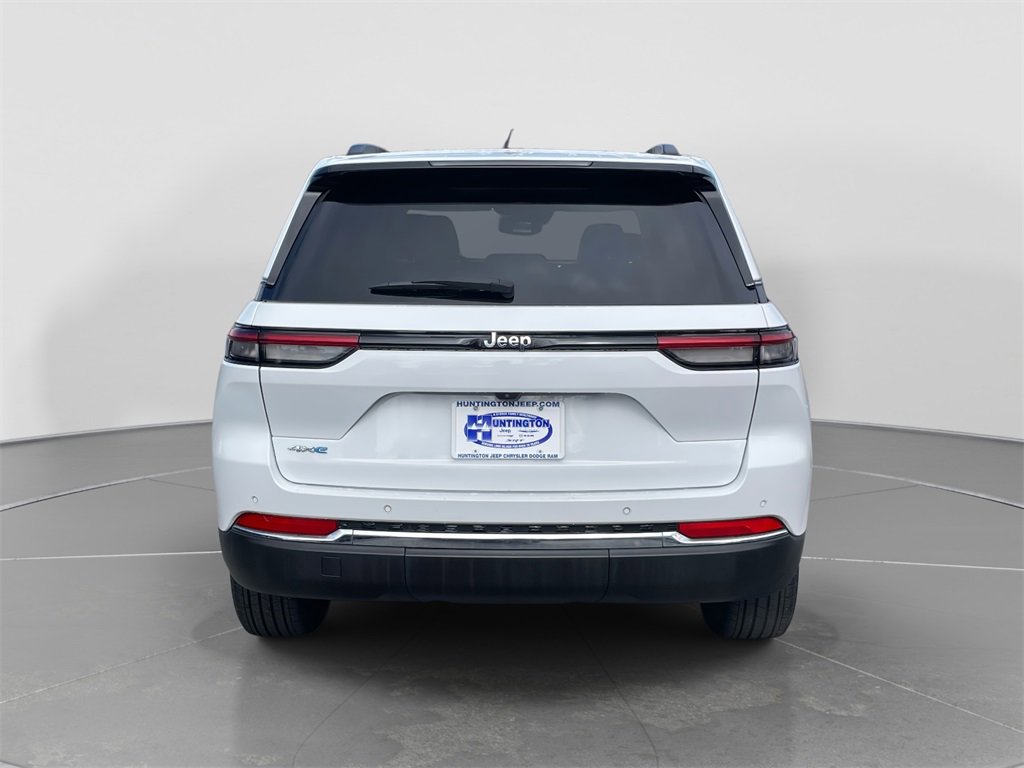 Used 2022 Jeep Grand Cherokee Limited 4xe image 38