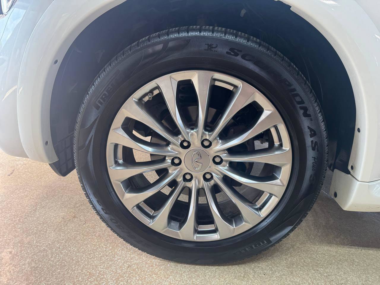 Used 2017 INFINITI QX80 2WD w/ Deluxe Technology Package image 37
