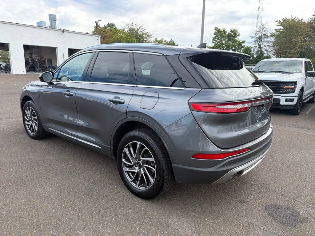 Used 2021 Lincoln Corsair AWD w/ Equipment Group 101A image 4