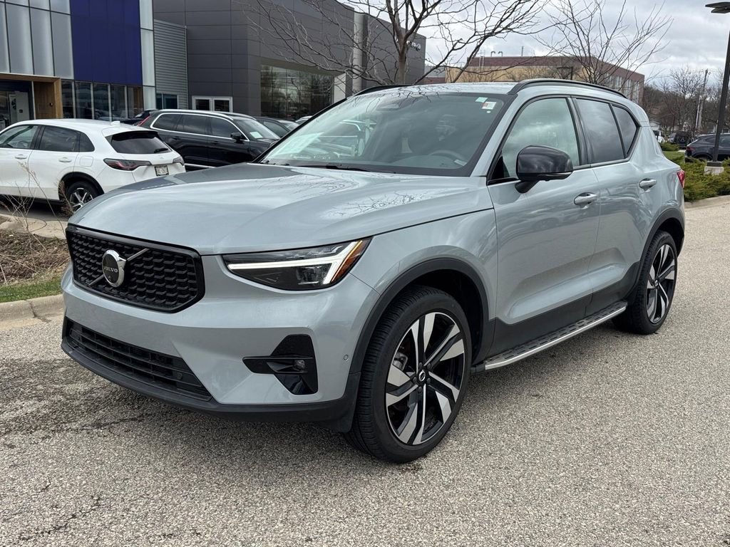 Certified 2025 Volvo XC40 B5 Ultra w/ Climate Package image 1