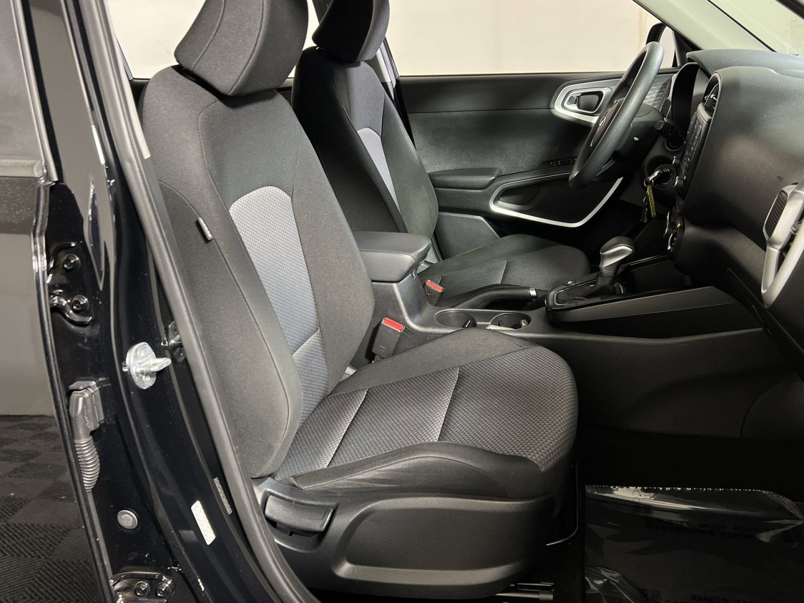 Used 2021 Kia Soul LX image 25