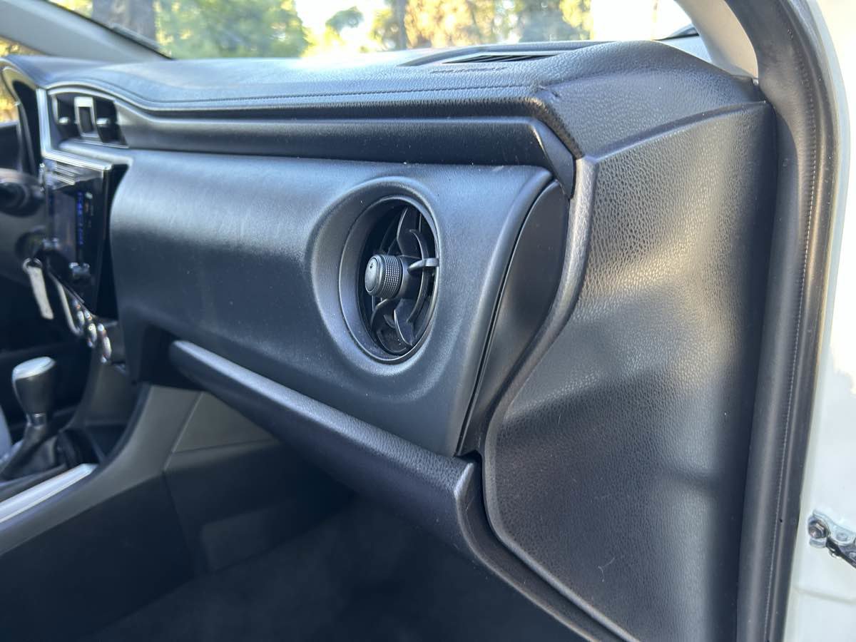 Used 2017 Toyota Corolla L w/ Carpet Mat Package (TMS) FWD image 24