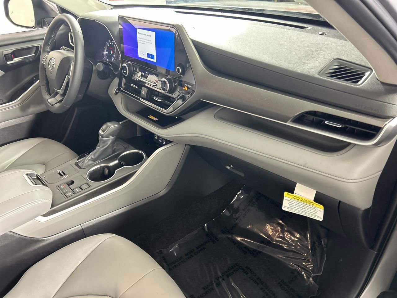 Used 2025 Toyota Highlander XLE image 28