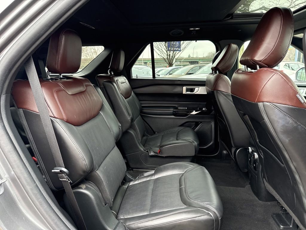 Used 2023 Ford Explorer Platinum w/ Technology Package image 31
