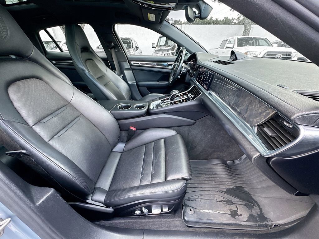 Used 2018 Porsche Panamera 4S image 31