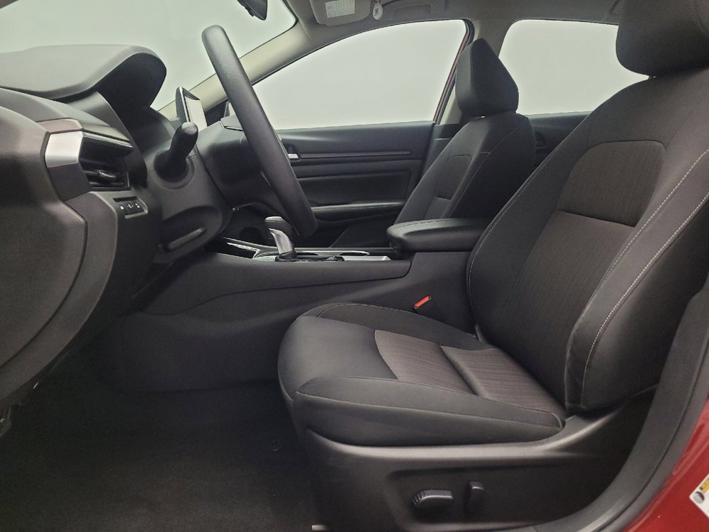 Used 2024 Nissan Altima 2.5 SV image 17