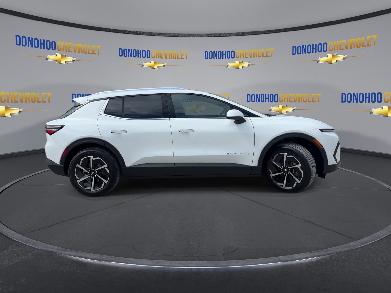 New 2026 Chevrolet Equinox EV LT image 12