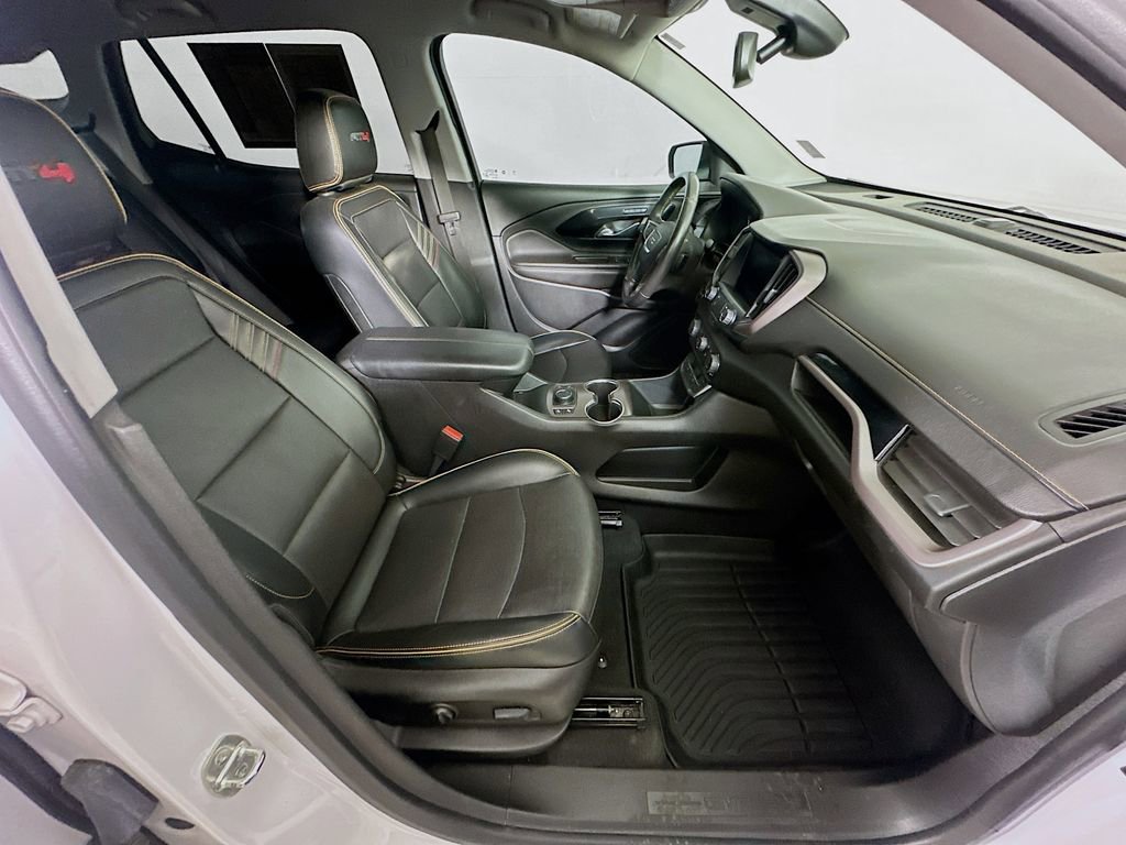 Used 2022 GMC Terrain AT4 image 12