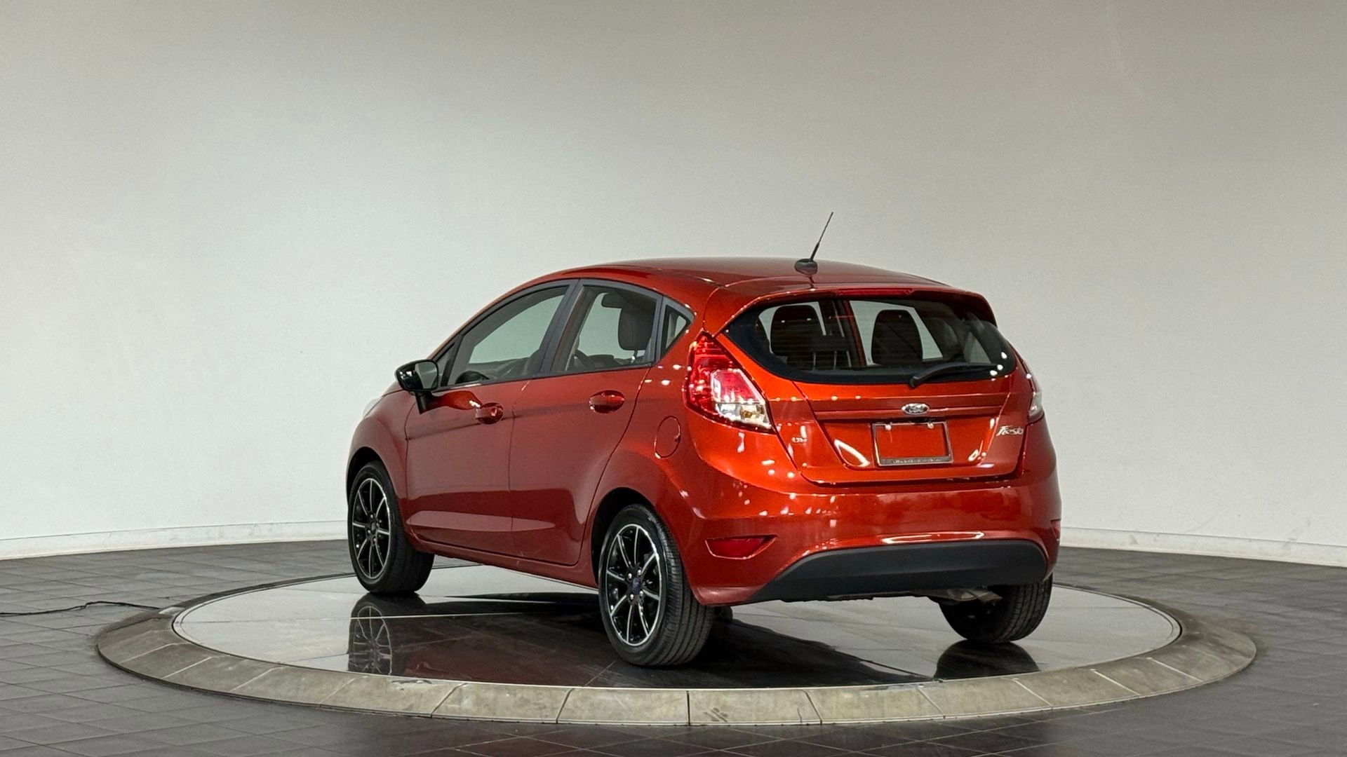 Used 2018 Ford Fiesta SE image 7