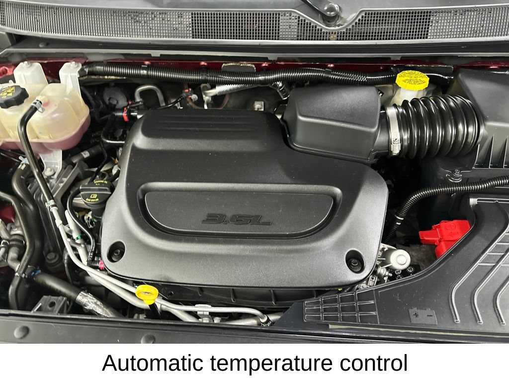 Used 2023 Chrysler Pacifica Touring-L AWD/4WD image 19