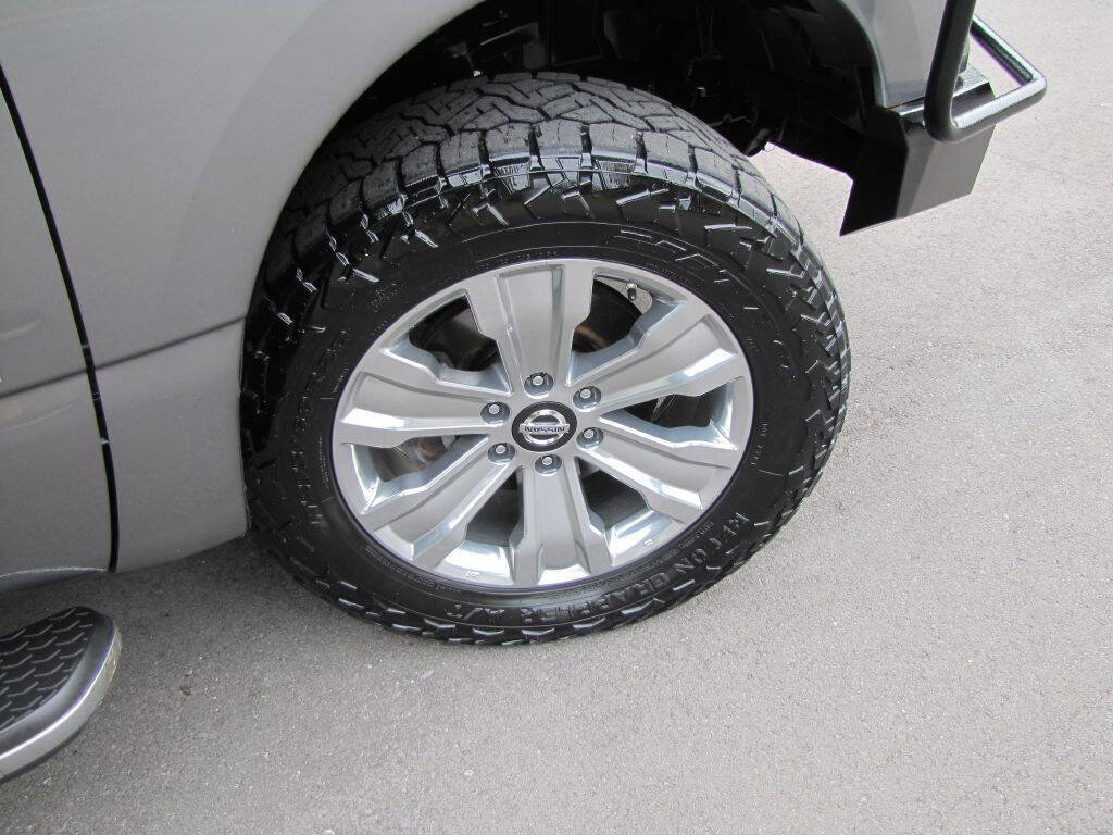 Used 2017 Nissan Titan SV AWD/4WD image 31