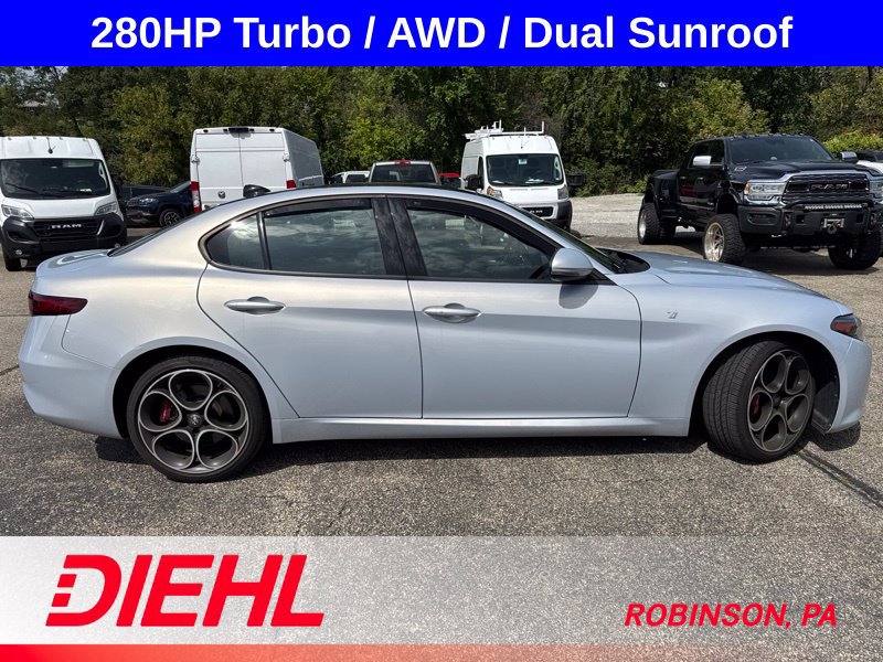 Used 2022 Alfa Romeo Giulia Ti AWD/4WD image 4
