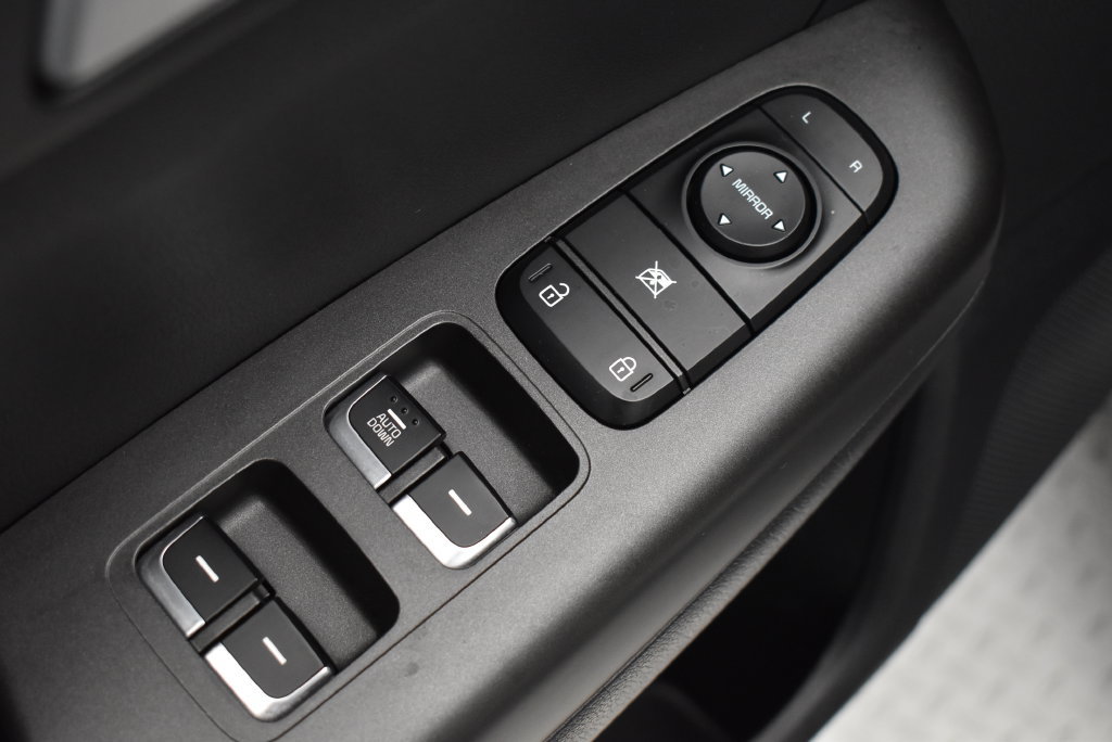 Used 2019 Kia Sportage LX AWD/4WD image 11