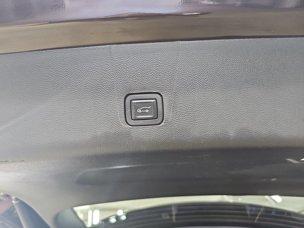 Certified 2023 Chevrolet Traverse LT FWD image 18