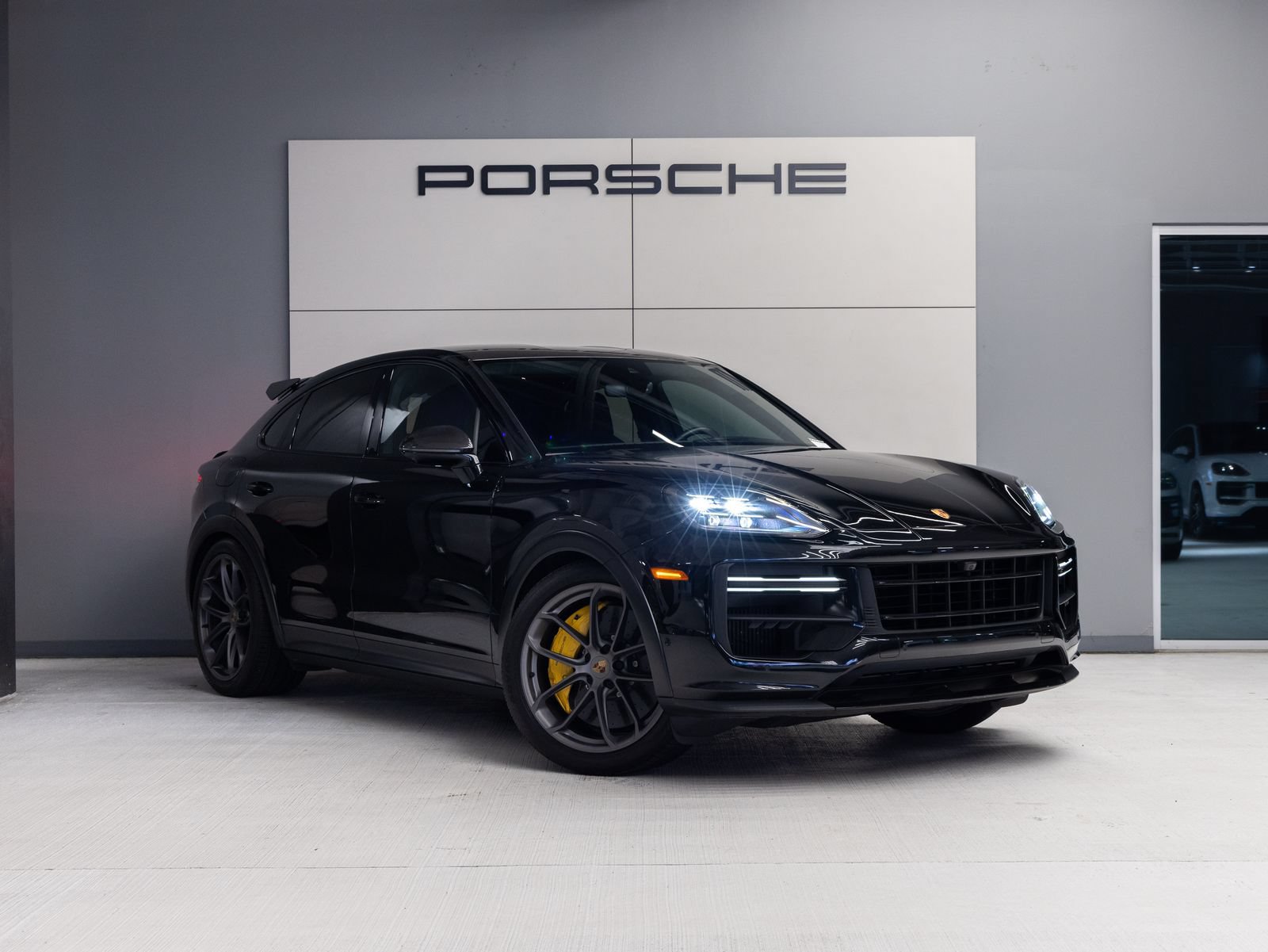 Certified 2025 Porsche Cayenne Turbo GT AWD/4WD image 9