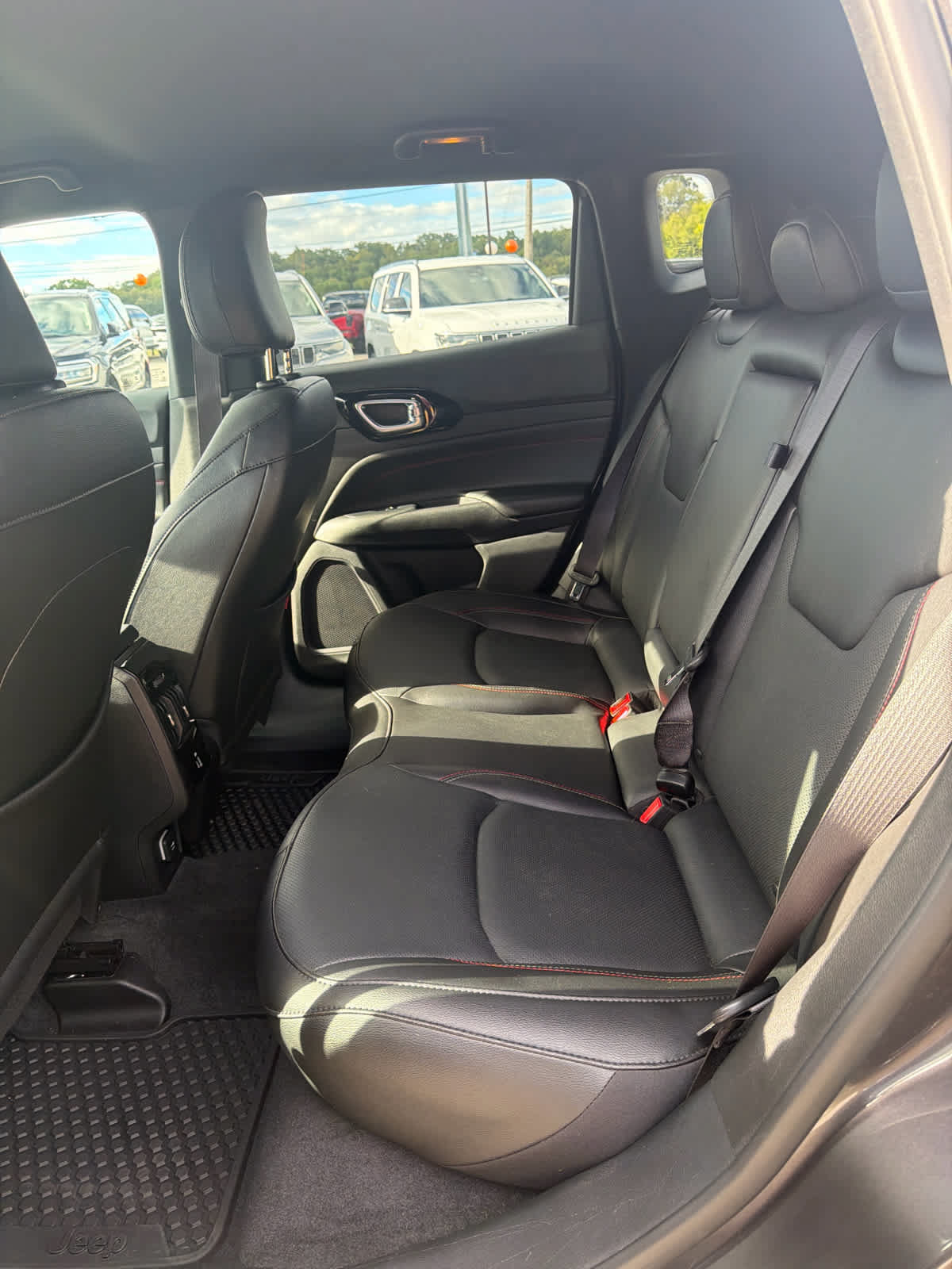 Used 2024 Jeep Compass Trailhawk w/ Trailhawk Elite Group AWD/4WD image 11