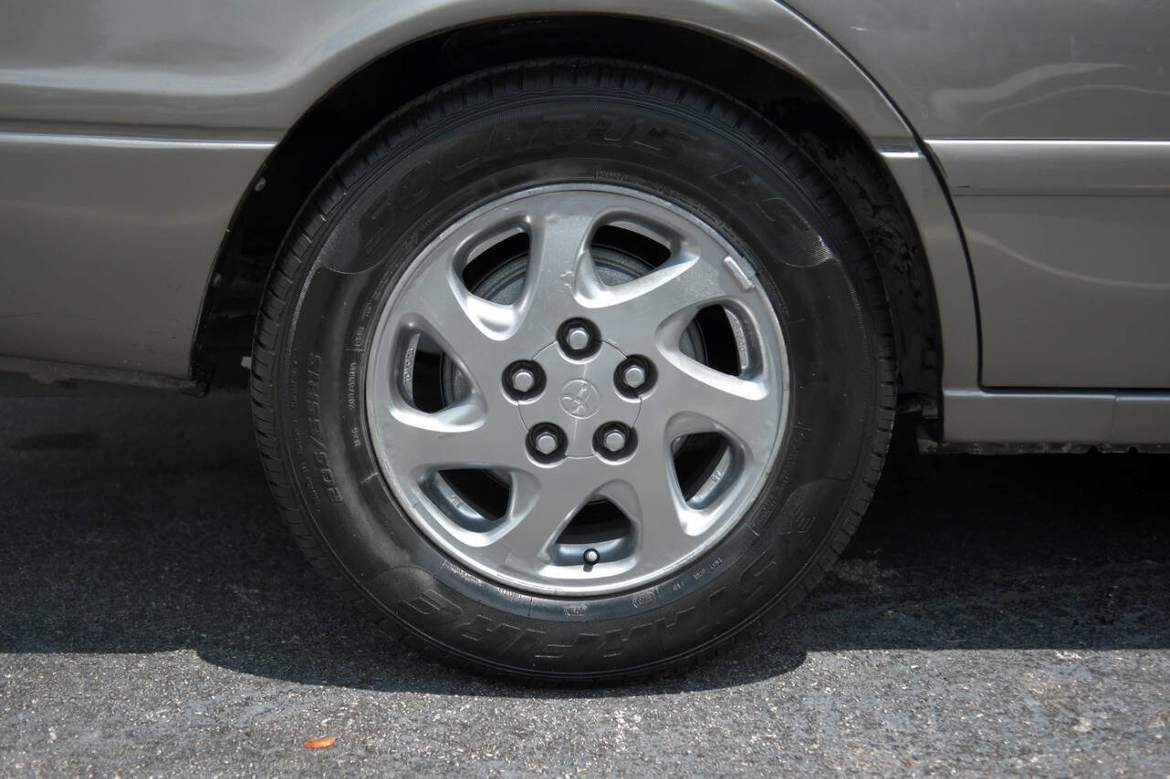 Used 2001 Toyota Camry XLE image 23