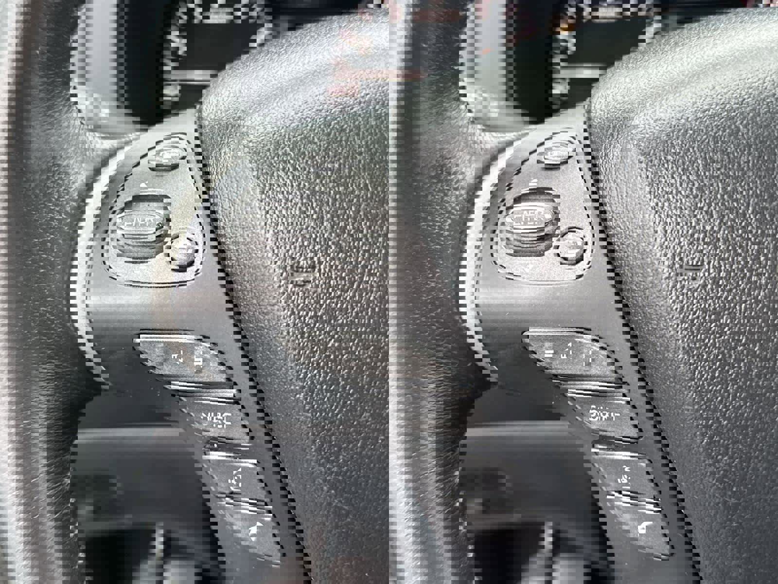 Used 2017 Nissan Pathfinder SV image 20