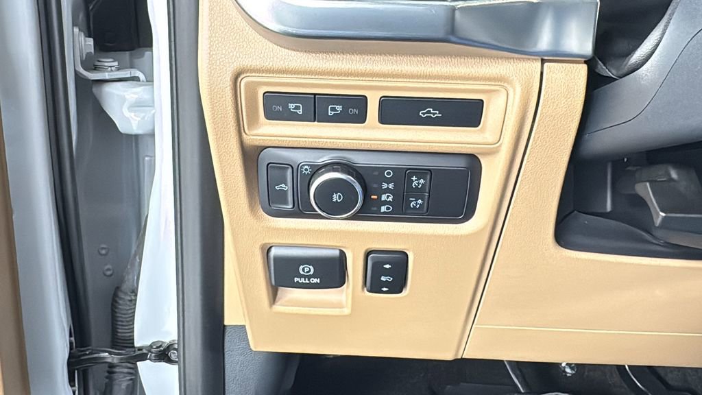 Used 2022 Ford F150 Lariat image 35