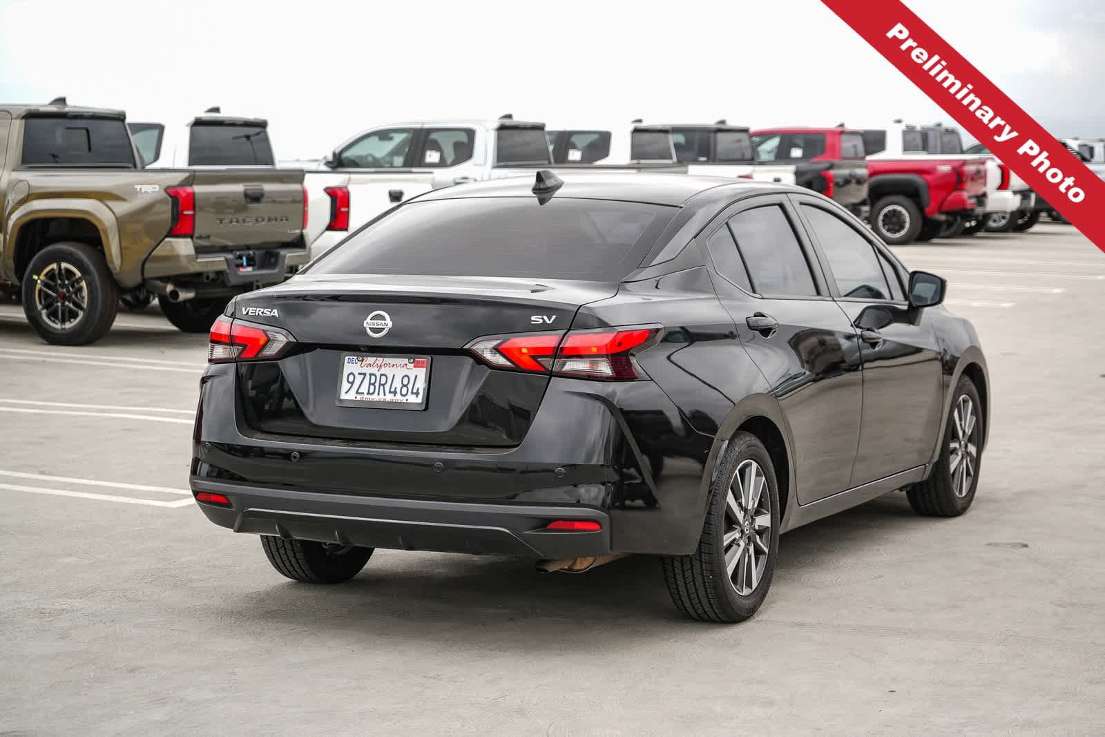Used 2021 Nissan Versa SV FWD image 6