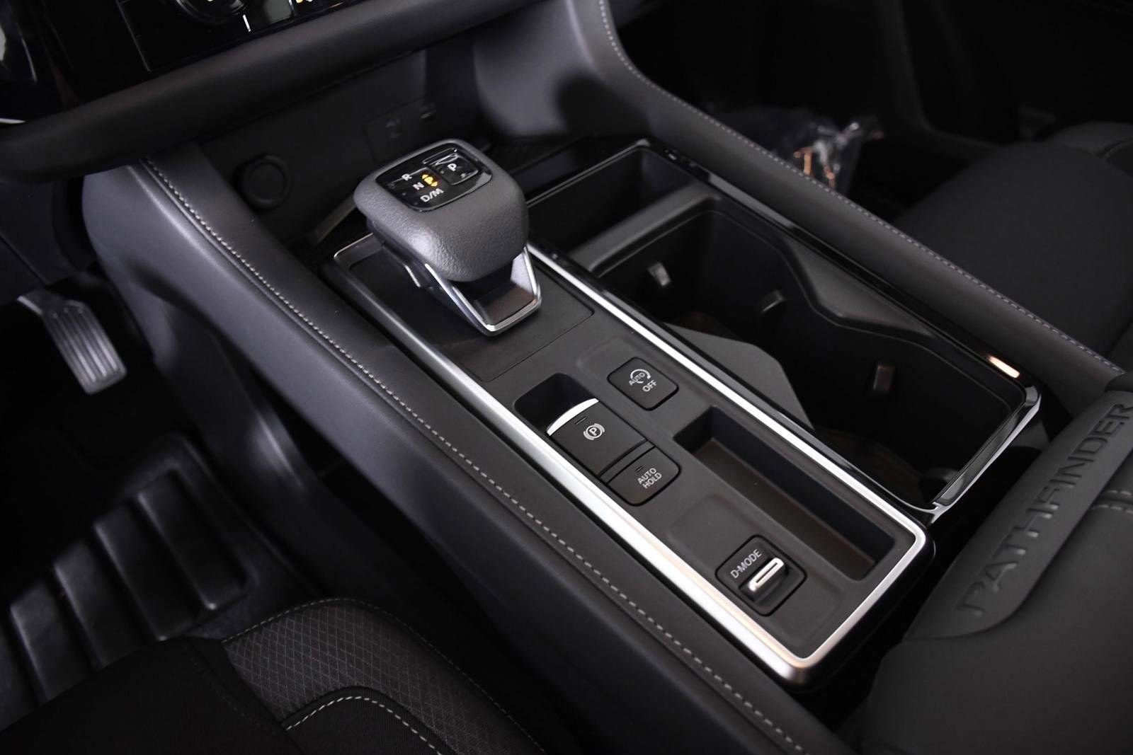 New 2024 Nissan Pathfinder SV w/ SV Premium Package image 19