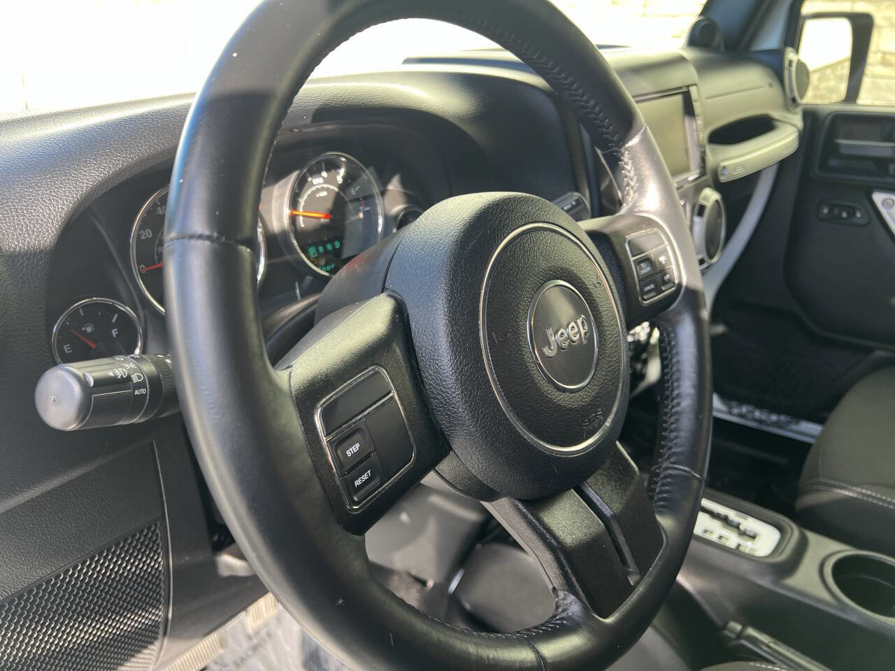 Used 2014 Jeep Wrangler Unlimited Sahara image 11