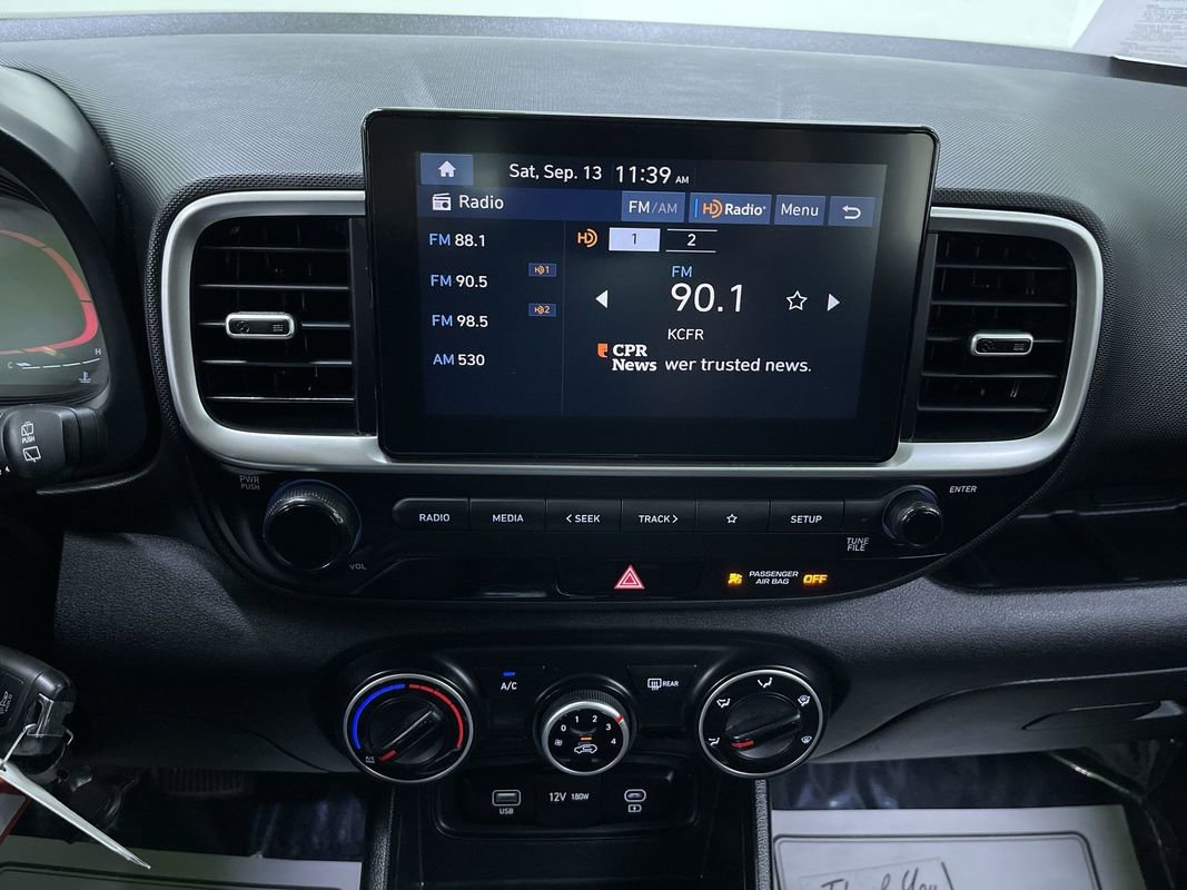 Used 2024 Hyundai Venue SE image 28